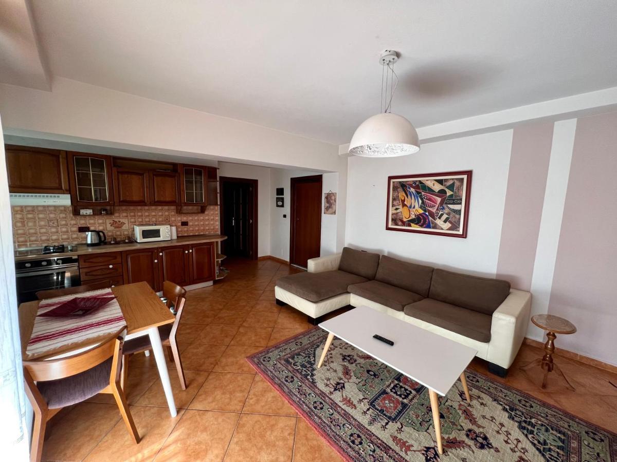 Apartment In Skanderbeg Square - Tirana Center 1 Εξωτερικό φωτογραφία